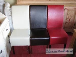 lederen stoelen met en zonder armleuning wit zwart rood bruin